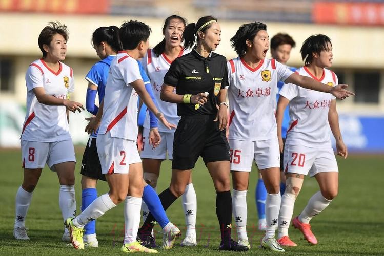 2018赛季女超联赛第8轮:【长春女足4-2河南女足】全华班出战 队长梅开二度